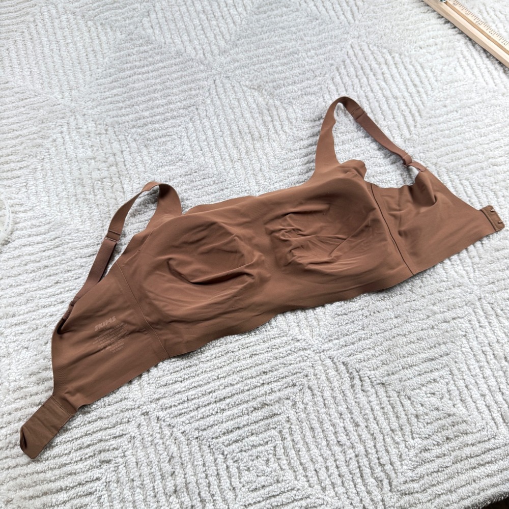 SKIMS Fits Everybody Scoop Neck Bra Womens L-DD Brown Seamless Stretch Comfort - Picture 6 of 10